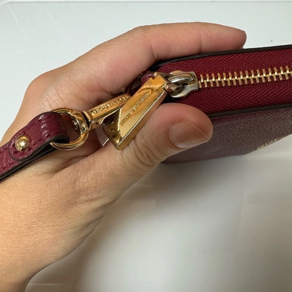 Michael Kors Jet Set Travel Wristlet Wallet Burgundy Pebbled Leather
